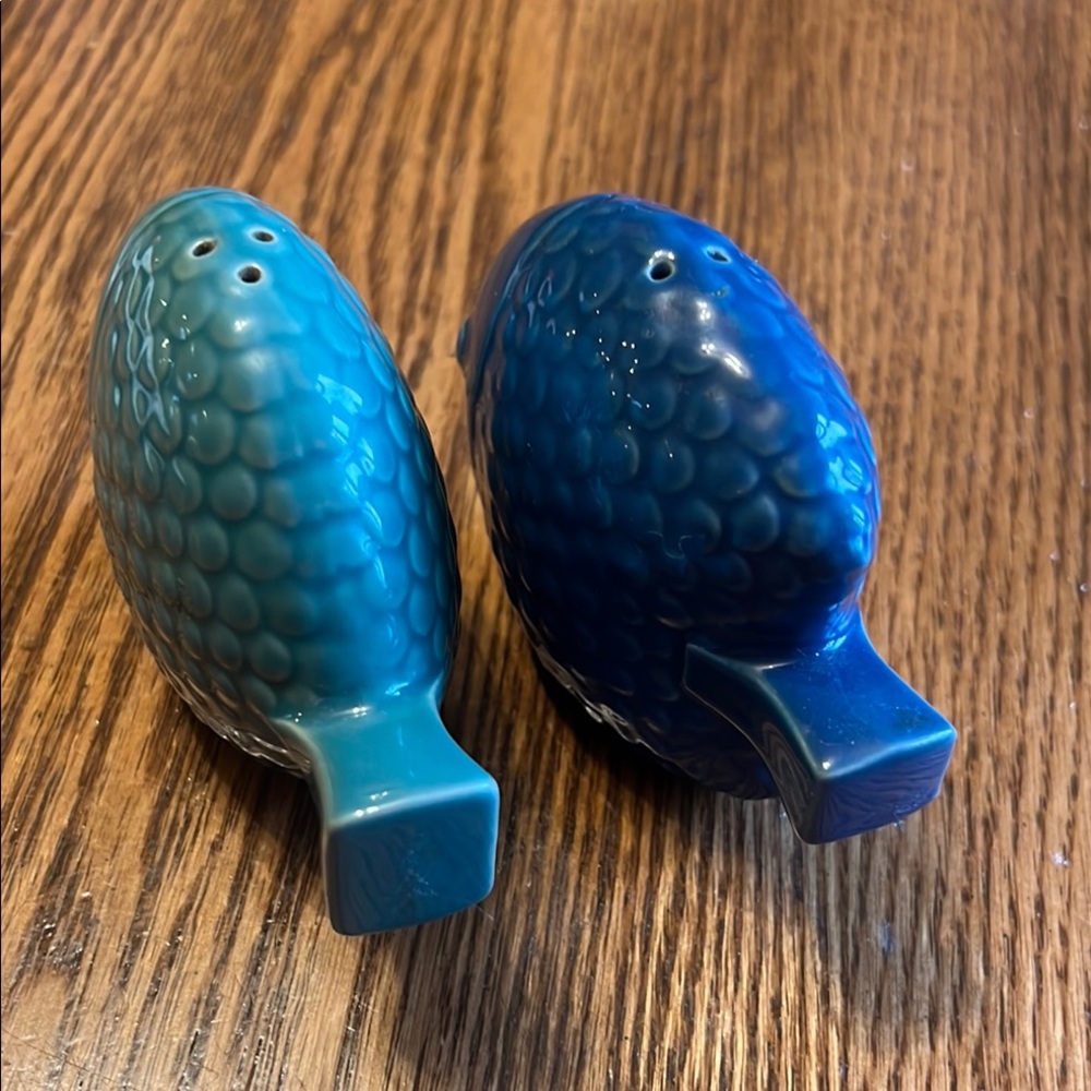 Blue and Teal Fish Shaped Salt and Pepper Shakers - Picture 3 of 3